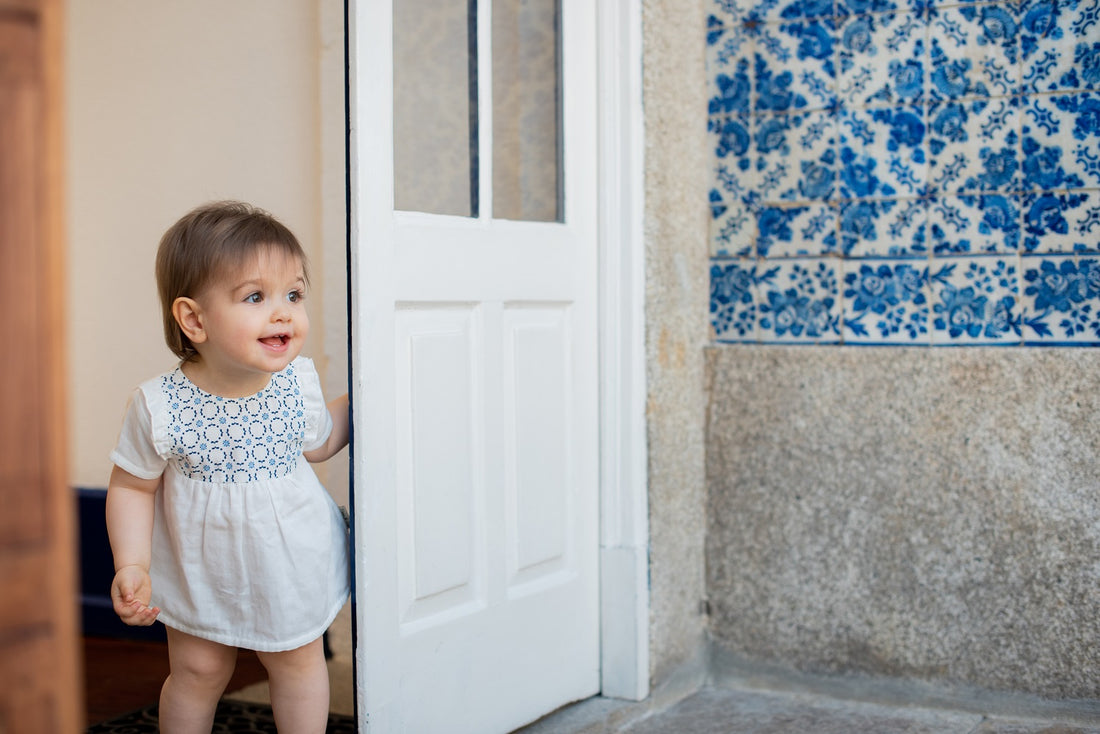 La marque portugaise surprend par son vestiaire en tissu 100 % naturel conçu et confectionné au Portugal.
